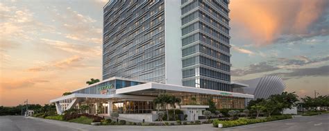 hotels in iloilo business park.